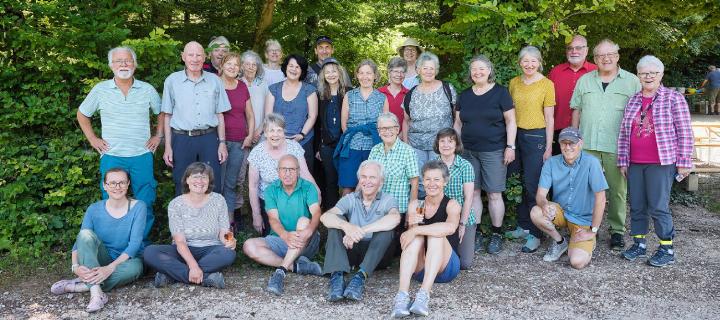 Die Teilnehmerinnen und Teilnehmer sind zufrieden, sie erfuhren viel über die einheimische Flora. Foto: zVg
