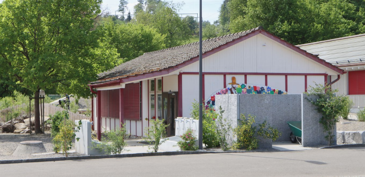 Die Stunden des Kindergartenpavillons Riedmatte sind gezählt. Er wird zugunsten eines Spielplatzes zurückgebaut.