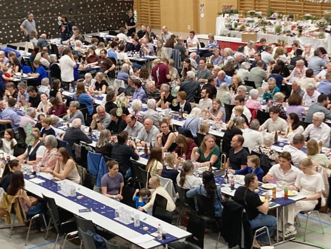 Die Turnhalle Rüsler war eindrücklich voll am Jahreskonzert des Jugendspiels Rohrdorferberg. Fotos: mbe Die Turnhalle Rüsler war eindrücklich voll am Jahreskonzert des Jugendspiels Rohrdorferberg. Fotos: mbe