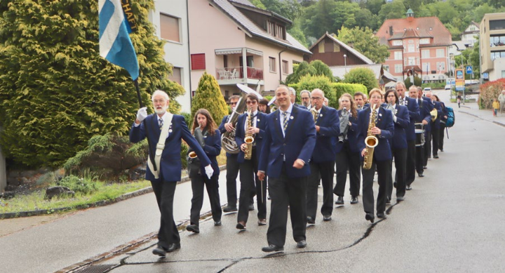 Der MV Fislisbach spielte beim Empfang den Zugermarsch. Fotos: dg