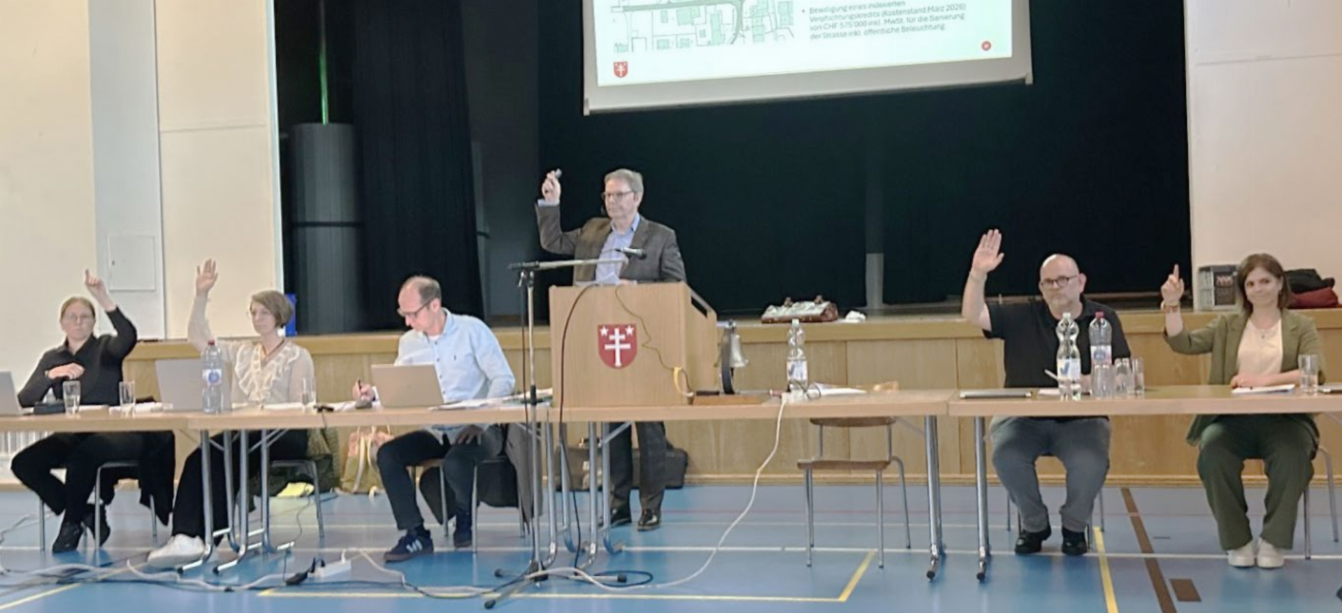 Gestank im Dorf: Die Sache wird abgeklärt - Das Bild wird blockiert. – Möglicherweise durch einen aktiven Adblocker.