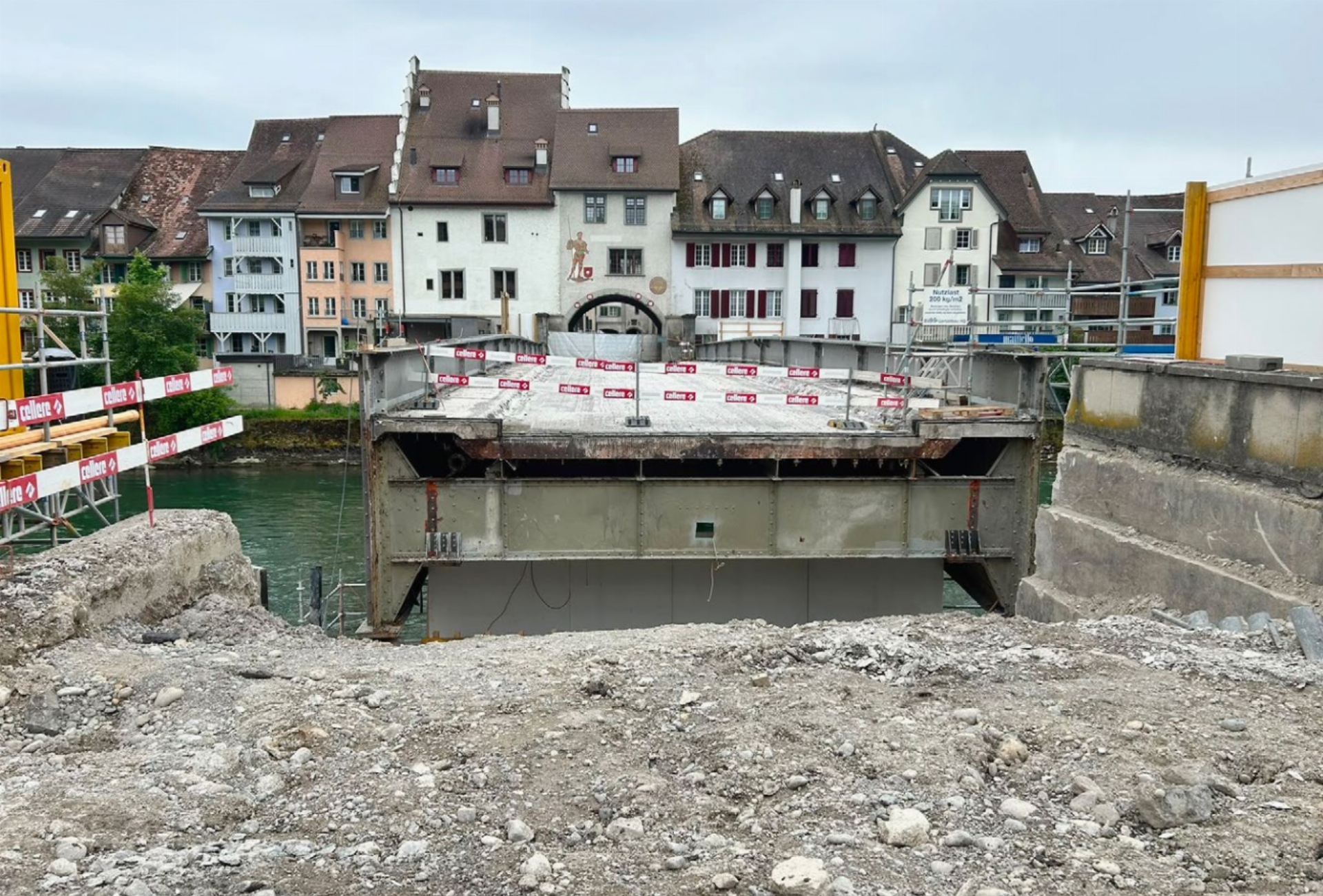 Am Montag kommt der grosse Turmdrehkran - Das Bild wird blockiert. – Möglicherweise durch einen aktiven Adblocker.