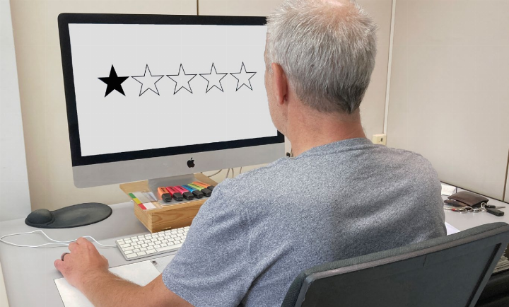 Eine Google-Kritik des Beschuldigten im Netz war Stein des Anstosses. Er wurde wegen mehrfacher übler Nachrede und unlauterem Wettbewerb angezeigt. Zur Verhandlung vor dem Bezirksgericht kam es jedoch nicht. Symbolbild: ml