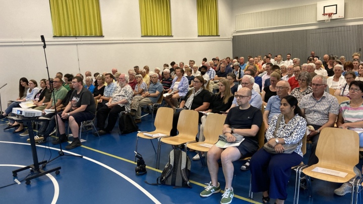 An der Gemeindeversammlung von Birmenstorf nahmen 124 Stimmberechtigte teil. Foto: ml An der Gemeindeversammlung von Birmenstorf nahmen 124 Stimmberechtigte teil. Foto: ml