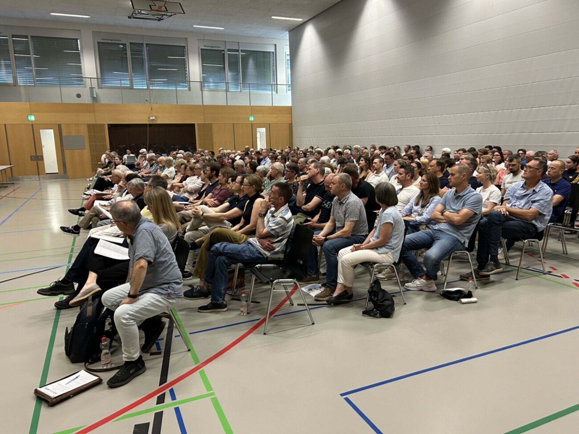 Sommer-Gmeind: Niederrohrdorf genehmigt alle Anträge – Ja zur Kreisschul-Erweiterung - Das Bild wird blockiert. – Möglicherweise durch einen aktiven Adblocker.