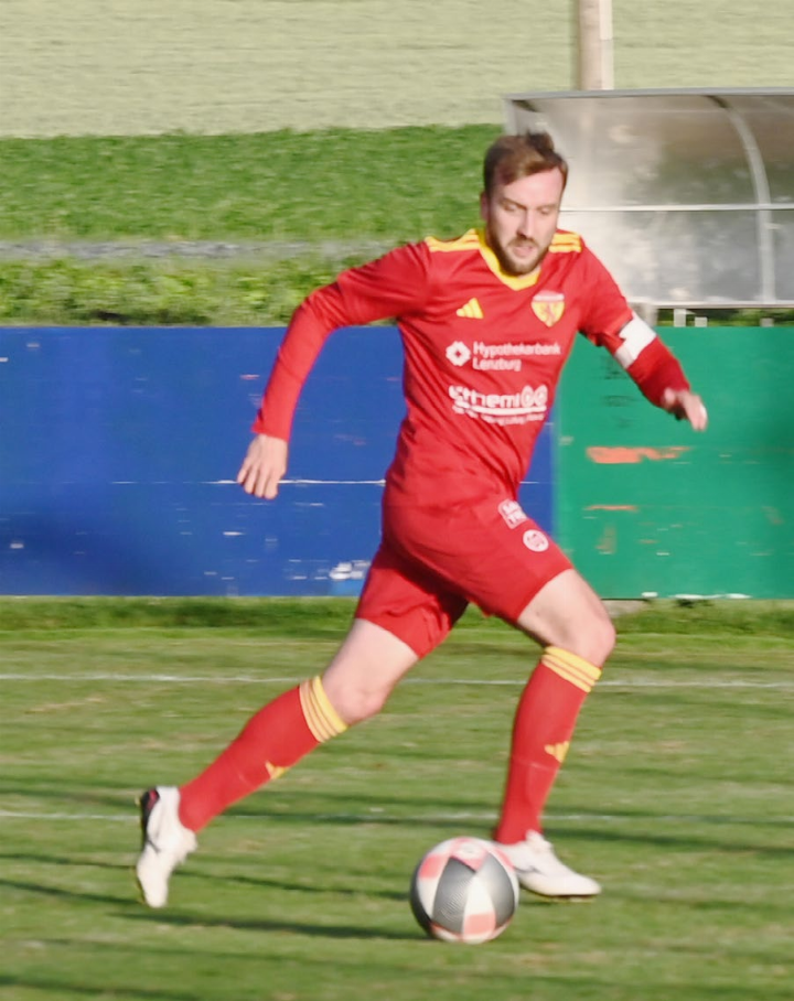 Mit zwei Treffern machte Mellingen-Captain Andy Etter im Match gegen Bünz-Maiengrün seinen dritten Titel als Hypi-Topskorer klar. Foto: sl