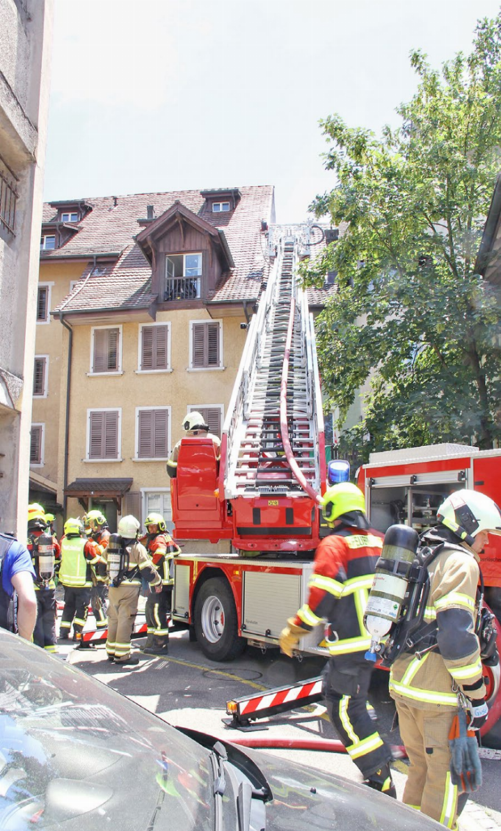 Am 22. Juni 2018 brannte es in der Altstadt. Die Autodrehleiter war vor Ort und die Feuerwehr löschte von oben. Die Leiter benötigt Platz. Foto: Archiv/dg