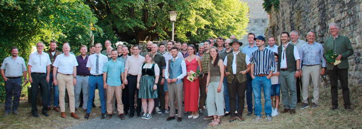 Die Brevetierten aus dem Kanton Aargau auf Schloss Habsburg. Fotos: zVg