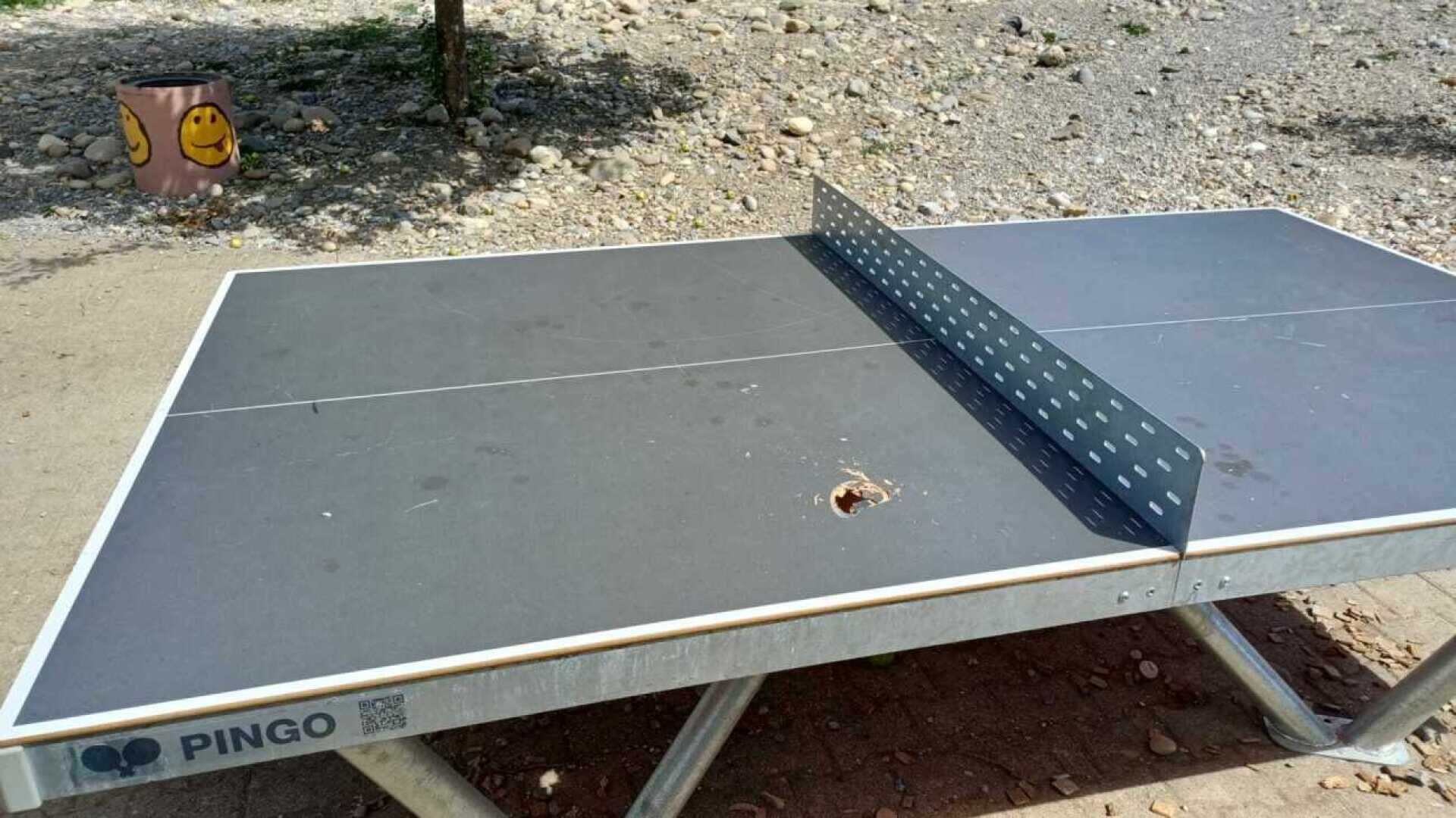 Fislisbach: Unbekannte demolieren neuen Pingpong-Tisch - Das Bild wird blockiert. – Möglicherweise durch einen aktiven Adblocker.