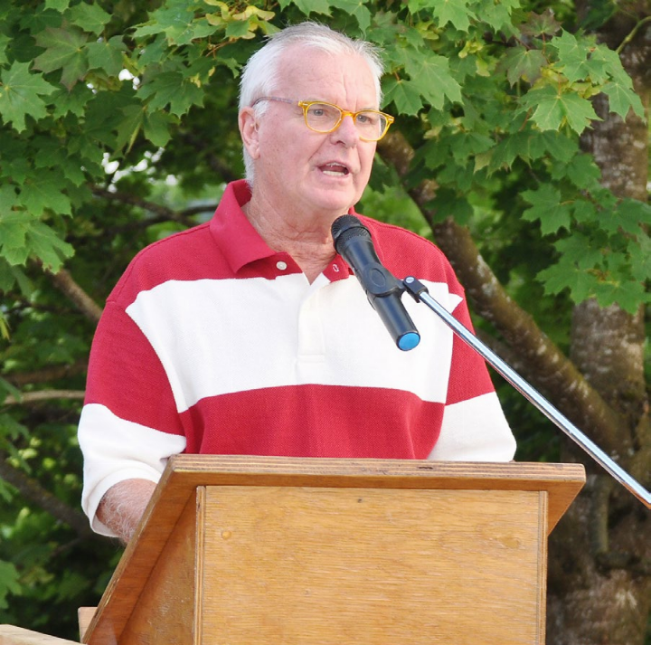 Ein Foto von ihm brauche es eigentlich nicht, witzelte Festredner und Radio-Argovia-Urgestein Jürgen Sahli zu Beginn seiner Rede zum 1. August, in der er sich gegen Angst- und Stimmungsmache im Land wandte. Fotos: ml