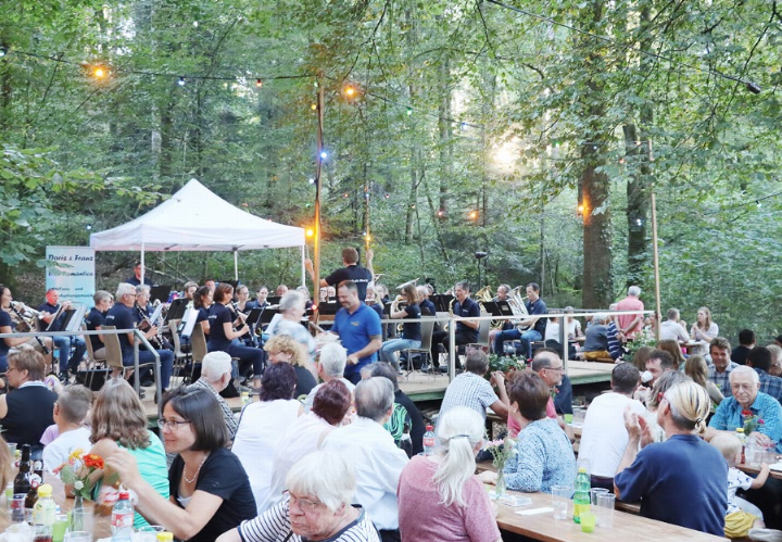Schöne Stimmung am Waldfest im August vor vier Jahren. Foto: Archiv, dg