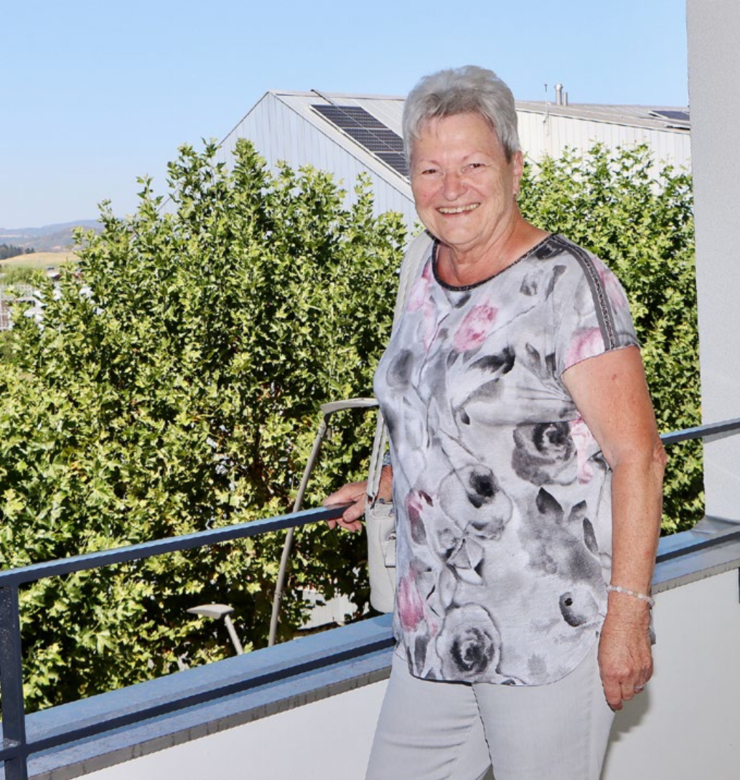 Christina Seiler kann ihr Glück nicht fassen. Sie konnte zum ersten Mal ihre Wohnung vor dem Einzug besichtigen. Christina Seiler kann ihr Glück nicht fassen. Sie konnte zum ersten Mal ihre Wohnung vor dem Einzug besichtigen.