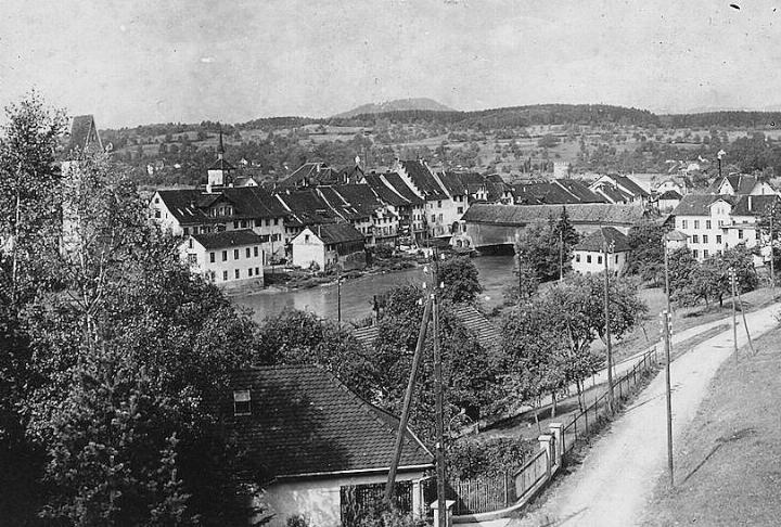 Auf der Ansicht der Altstadt nach 1916 erkennt man links das Rathaus und die Liegenschaften Reussweg 1 und Altes Schlachthaus. Foto: ETH-Bibliothek Zürich/Bildarchiv Auf der Ansicht der Altstadt nach 1916 erkennt man links das Rathaus und die Liegenschaften Reussweg 1 und Altes Schlachthaus. Foto: ETH-Bibliothek Zürich/Bildarchiv