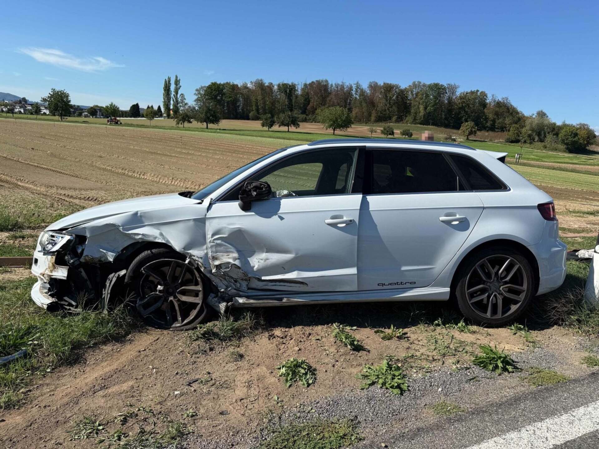 Fislisbach: Streifkollision verursacht hohen Sachschaden - Das Bild wird blockiert. – Möglicherweise durch einen aktiven Adblocker.