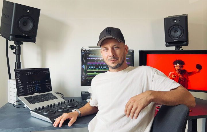 Ist Sven Wedekind nicht auf Dreh, arbeitet er am Schnittplatz. Auf dem Bildschirm: sein eigenes Musikvideo «Ping Pong Match». Foto: zVg