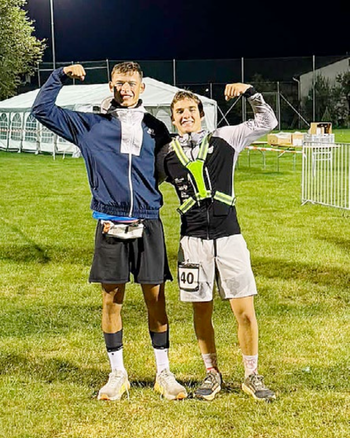 Der Sieger Andri Schwörer (rechts) lief 20 Loops während der Zweitplatzierte Marc Jost 19 schaffte. Foto: zVg
