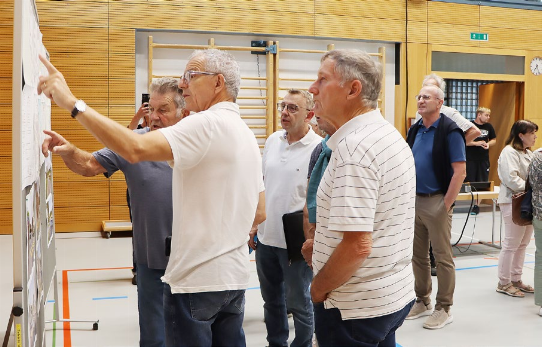 Die Pläne und Visualisierungen stiessen auf grosses Interesse. Foto: dg Die Pläne und Visualisierungen stiessen auf grosses Interesse. Foto: dg