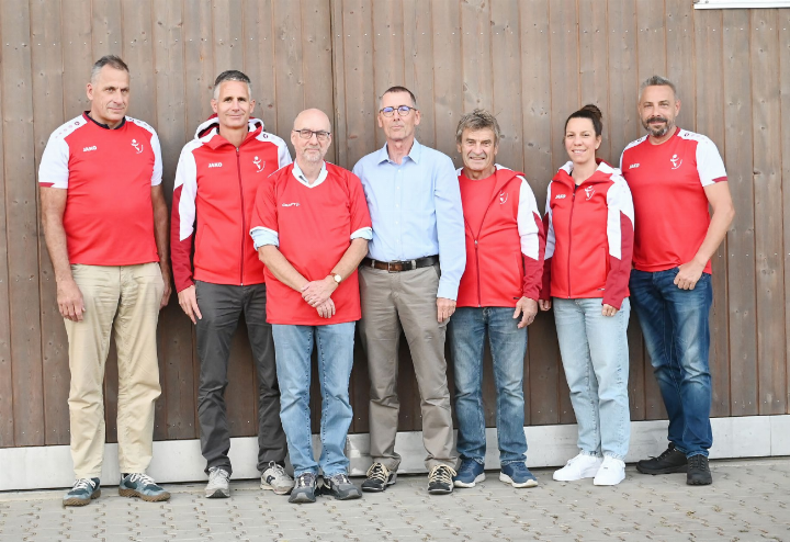 Das OK (von links nach rechts): Andreas Soppera, Andreas Büchel, Stefan Döhler, Erwin Meier (Hauptsponsor), Guido Hufschmid, Desirè Renfer, Peter Irniger, Es fehlt Eliane Spillmann. Foto: sl