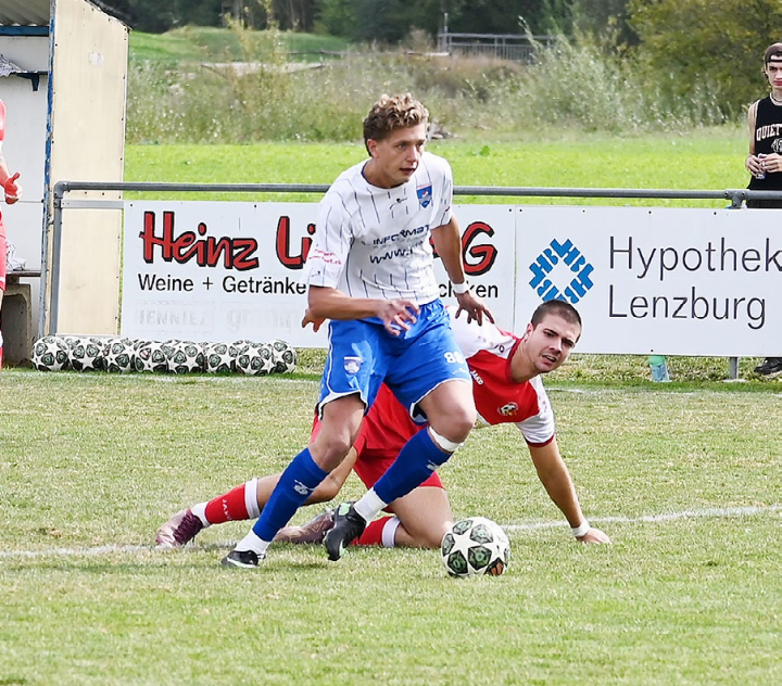 Ein Start nach Mass: Drei Minuten waren gegen Schöftland gespielt, als Kevin Murciano (am Ball) das 1:0 erzielte. Foto: sl