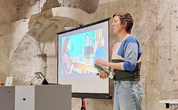 Nicole Egloff bei ihrer Lesung in der Stadtscheune Mellingen. Foto: zVg