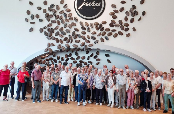 Die Mitglieder des Josefsvereins Niederwil bei der Firma Jura. Foto: zVg