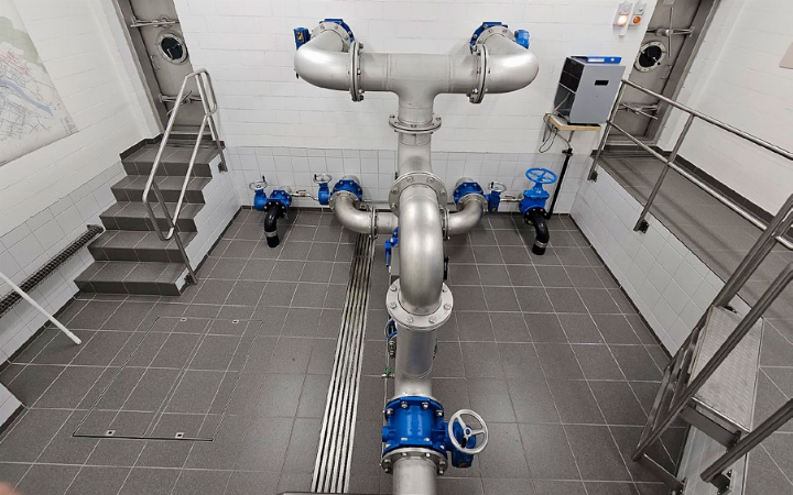 Blick in den Rohrkeller im Reservoir Oberberg. Laut dem Brunnenmeister investiert die Stadt durchaus in die Wasserversorgungs-Infrastruktur. Foto: zVg Blick in den Rohrkeller im Reservoir Oberberg. Laut dem Brunnenmeister investiert die Stadt durchaus in die Wasserversorgungs-Infrastruktur. Foto: zVg