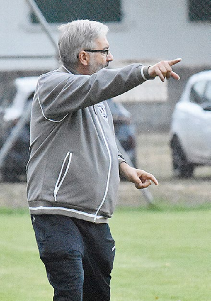 Auch Niederwils Trainer Saporito konnte die Niederlage nicht abwenden. Foto: Archiv