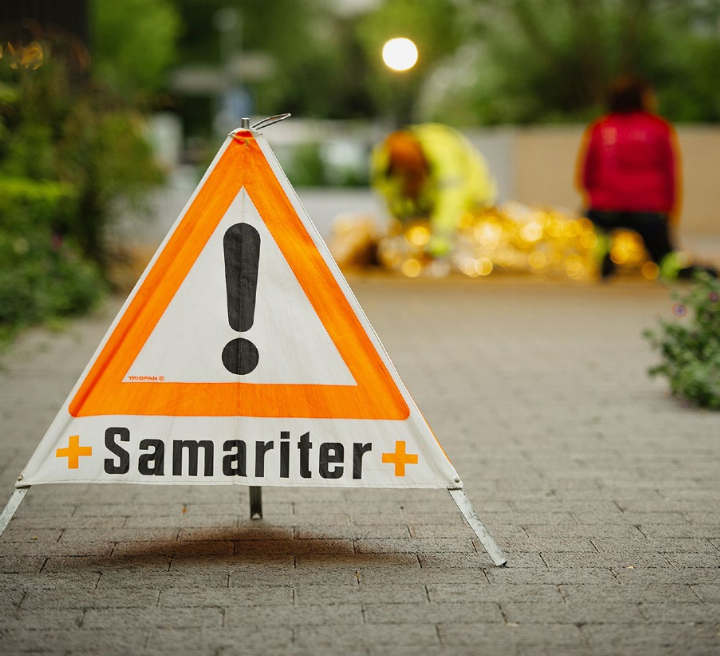 Samariterinnen und Samariter leisten Erste Hilfe, verrichten Sanitätsdienste an Anlässen und laden am Dienstag zum Vortrag über Sepsis ein. Foto: zVg