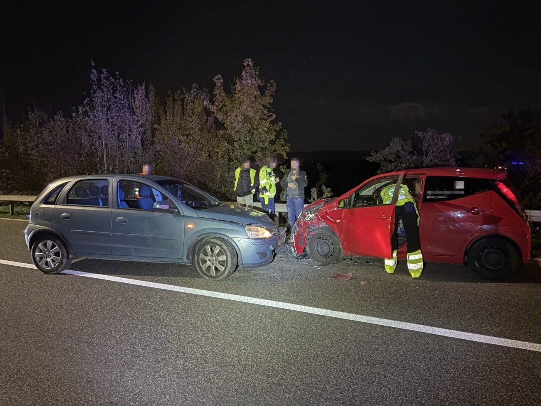 Nachts an der Unfallstelle. Foto: Kapo Nachts an der Unfallstelle. Foto: Kapo